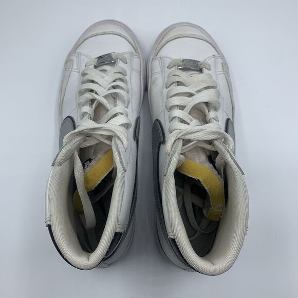 Nike Blazer Mid 77 Essential White Metallic Silver DH0070-100 Womens Size 8 - Picture 5 of 8